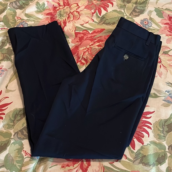TOMMY HILFIGER Size 12 Classic Navy Blue
Wool Blend Zipfront Pockets $58 NEW - Picture 1 of 10